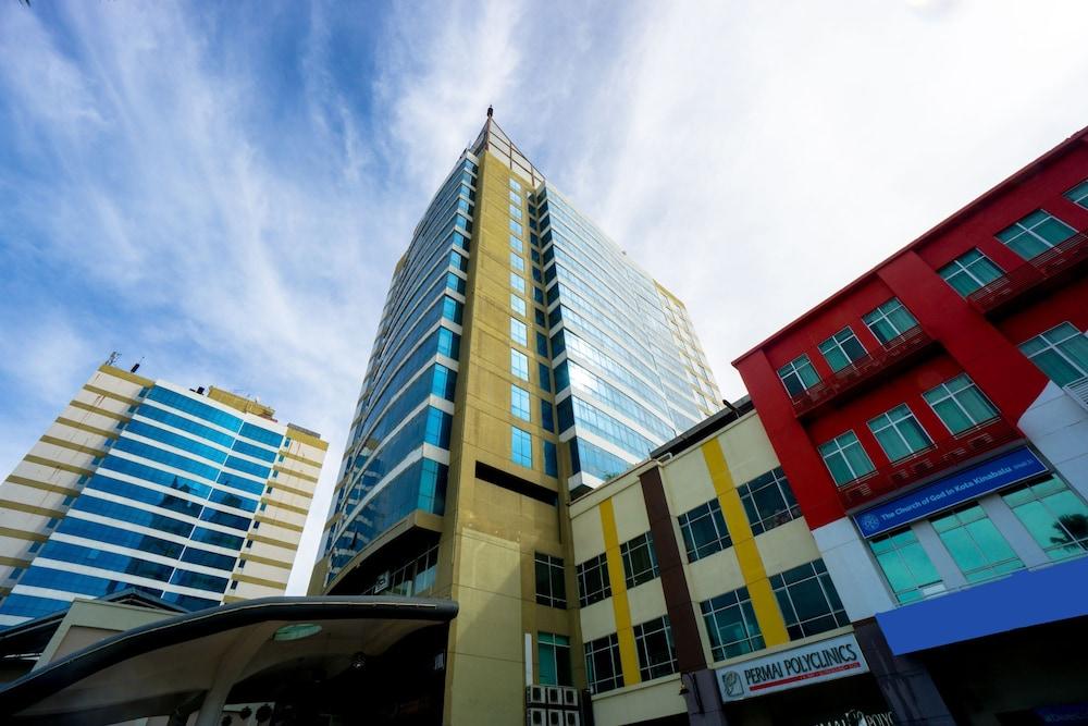 קוטה קינבלו Grand Borneo Hotel מראה חיצוני תמונה