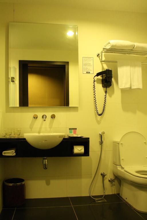קוטה קינבלו Grand Borneo Hotel מראה חיצוני תמונה