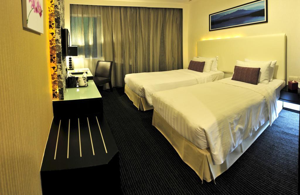 קוטה קינבלו Grand Borneo Hotel מראה חיצוני תמונה