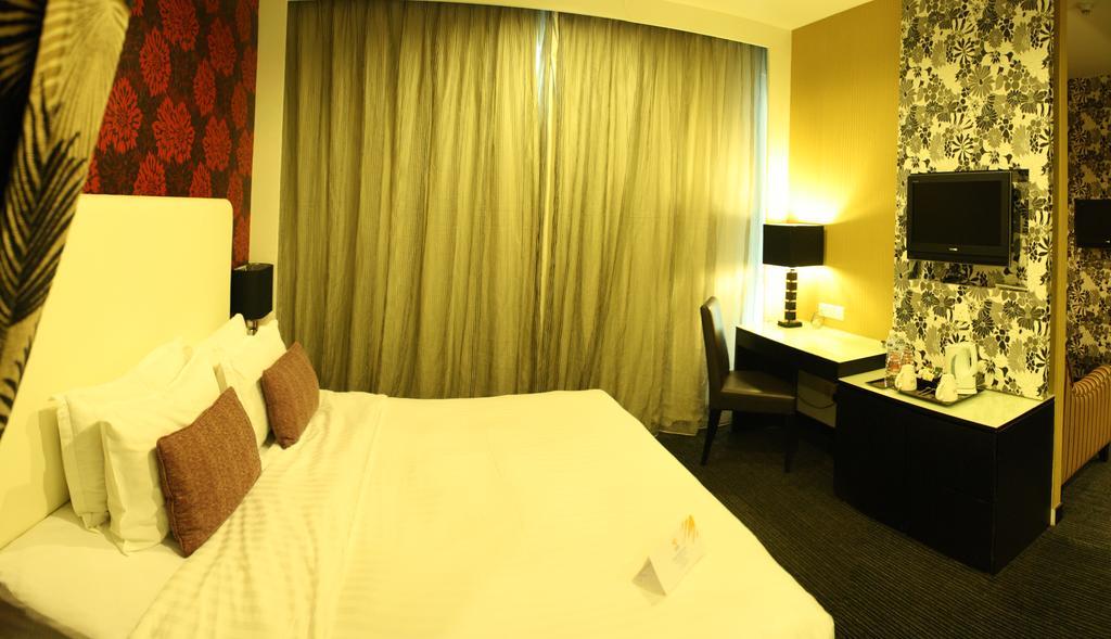 קוטה קינבלו Grand Borneo Hotel מראה חיצוני תמונה