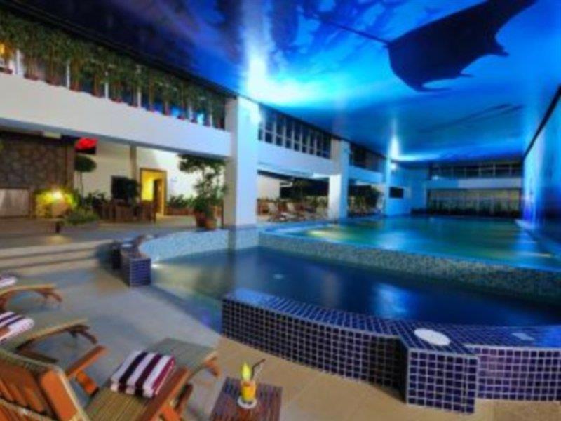 קוטה קינבלו Grand Borneo Hotel מראה חיצוני תמונה