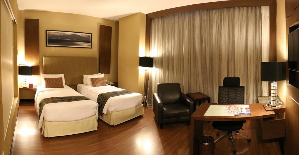 קוטה קינבלו Grand Borneo Hotel מראה חיצוני תמונה