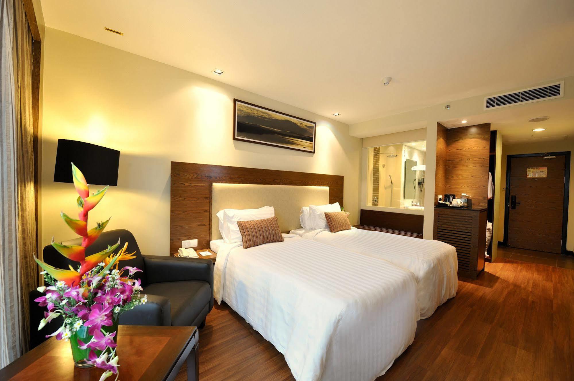 קוטה קינבלו Grand Borneo Hotel מראה חיצוני תמונה