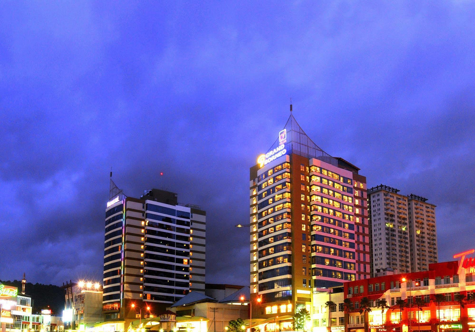 קוטה קינבלו Grand Borneo Hotel מראה חיצוני תמונה