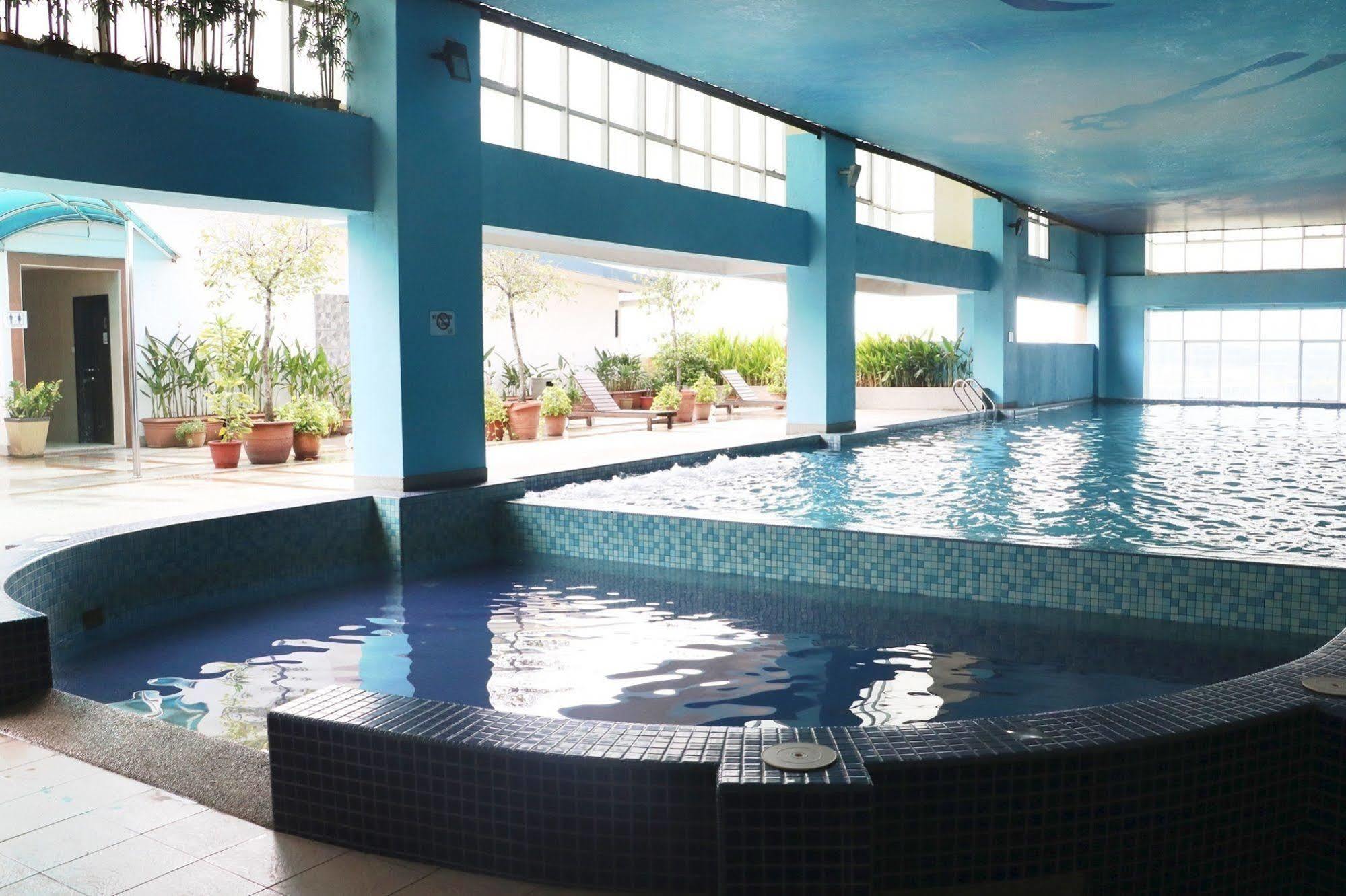 קוטה קינבלו Grand Borneo Hotel מראה חיצוני תמונה