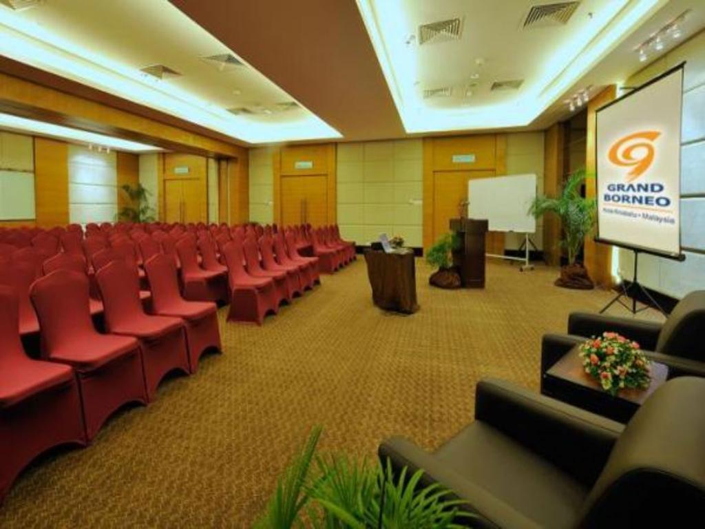 קוטה קינבלו Grand Borneo Hotel מראה חיצוני תמונה