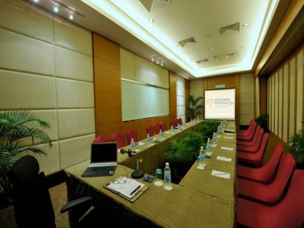 קוטה קינבלו Grand Borneo Hotel מראה חיצוני תמונה