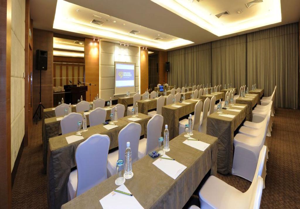 קוטה קינבלו Grand Borneo Hotel מראה חיצוני תמונה